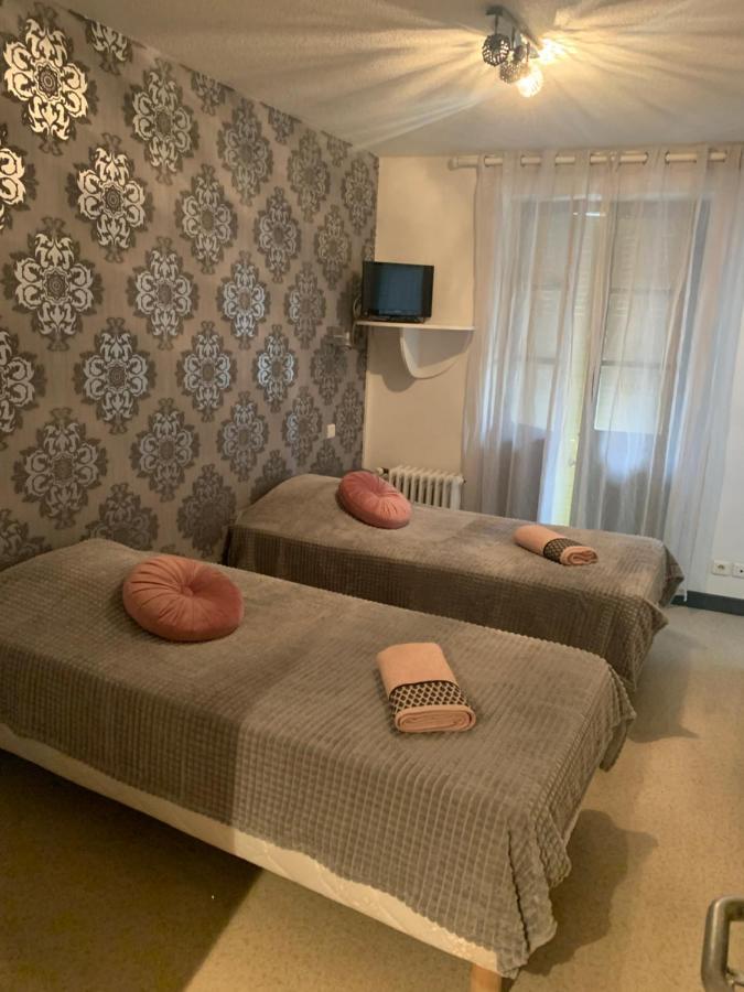 La Taniere De La Bete Bed and Breakfast Saugues Exterior foto